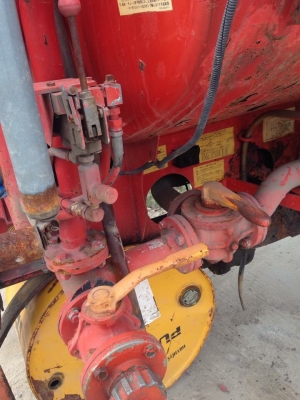 ถังน้ำมันพร้อม หัวจ่าย ปั้มปั่น สยวมาก เก่าญี่ปุ่นไม่เคยใช้งานในไทยครับ สายส่งน้ำมันยาวปรัมาน30เมตรเลยครับ