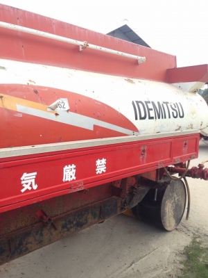 ถังน้ำมันพร้อม หัวจ่าย ปั้มปั่น สยวมาก เก่าญี่ปุ่นไม่เคยใช้งานในไทยครับ สายส่งน้ำมันยาวปรัมาน30เมตรเลยครับ