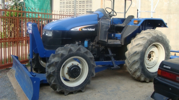 ขายรถไถ Ford TS90 New Holland