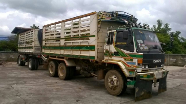 ขายรถพ่วง 18 ล้อ แม่+ลูก กระบะเหล็กคอกเกษตรดั้ม ISUZU ล๊อค 195 วางเครื่อง 320 แรง เกียร์อีตั้น ช่วงล้าง 240 รถสวย ราคา1570000 ต่อรอง