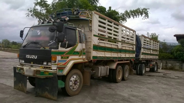 ขายรถพ่วง 18 ล้อ แม่+ลูก กระบะเหล็กคอกเกษตรดั้ม ISUZU ล๊อค 195 วางเครื่อง 320 แรง เกียร์อีตั้น ช่วงล้าง 240 รถสวย ราคา1570000 ต่อรอง