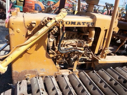 แทรคเตอร์ตีนตระขาบราคาถูกมาแล้วครับ รถใช้งานได้ เครื่องฟิตสตาสติดง่ายไม่มีหลวมครับ