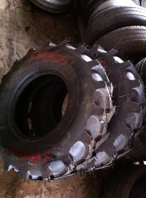 ยางหล่อรถไถนาเดินตามราคาถูกครับ