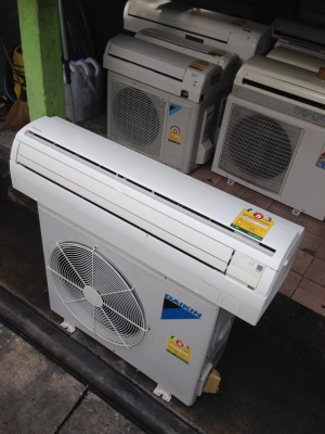 **** ขายแอร์ DAIKIN 18000 BTU สภาพสวย ****