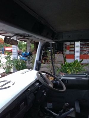 หัวรถหกล้อhino fb4j. ราคาเพียง79000บาทเท่านั้น ราคานี้หาไม่ได้อีกแล้วครับ. ภายในระบบไฟฟ้า