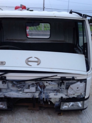 หัวรถหกล้อhino fb4j. ราคาเพียง79000บาทเท่านั้น ราคานี้หาไม่ได้อีกแล้วครับ. ภายในระบบไฟฟ้า