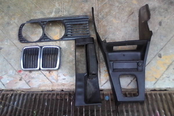 อะไหล่ e30 ทุกชิ้น สนใจโทรมา 080-8591011