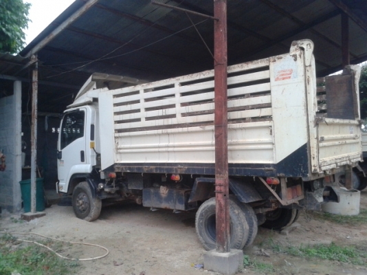 6ล้ออีซูสุดั้ม   210  แรงม้า  พร้อมใช้งาน.  ตัดสด ราคา750000. ค่าคอม20000บาท