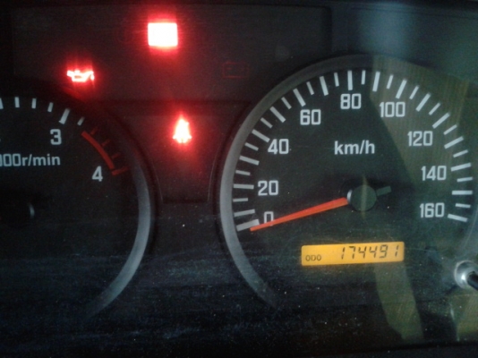 6ล้ออีซูสุดั้ม   210  แรงม้า  พร้อมใช้งาน.  ตัดสด ราคา750000. ค่าคอม20000บาท