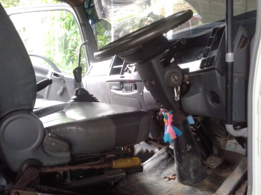 6ล้ออีซูสุดั้ม   210  แรงม้า  พร้อมใช้งาน.  ตัดสด ราคา750000. ค่าคอม20000บาท