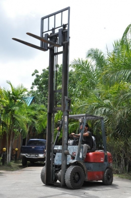 ขายFORKLIFT 2.5ตันครึ่ง เสา4เมตร ดีเซล สวยเดิมหาอยู่รับรองไม่ผิดหวัง 165,000เท่านั้น!! ขายFORKLIFT 2.5ตันครึ่ง เสา4เมตร ดีเซล สวยเดิมหาอยู่รับรองไม่ผิดหวัง 165,000เท่านั้น!!