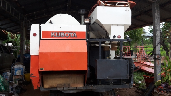 ขายรถเกี่ยวkubota dc 60 พลัสปี54 ขายรถเกี่ยวkubota dc 60 พลัสปี54