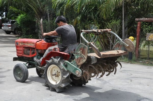 ขายรถไถYANMAR YM1401 พร้อมโรตารี่หลัง สภาพสวยเดิมญี่ปุ่นไม่เคยใช้ในไทย 48,000เท่านั้น!! ขายรถไถYANMAR YM1401 พร้อมโรตารี่หลัง สภาพสวยเดิมญี่ปุ่นไม่เคยใช้ในไทย 48,000เท่านั้น!!