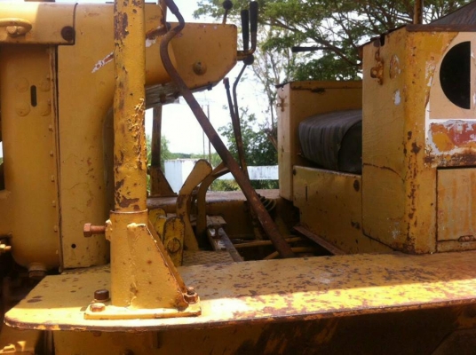 **295,000 บ.ต่อรอง/// แทร็กเตอร์ตีนตะขาบ D5D 44Vฝาบาง **ขาย CAT-D5D ฝาบาง เกียร์ตัด รถแทร็กเตอร์ ตีนตะขาบ ราคาเบาๆ BULLDOZER CATERPILLAR D5D เครื่องเดิม ปั้มเดิม เครื่องCAT 3306- 44V ฝาบาง 6สูบ เครื่องดี แน่นดี ไม่เยิ้ม ปั้มดี แรง สตาร์ทง่าย ไม่หอบ เกียร์