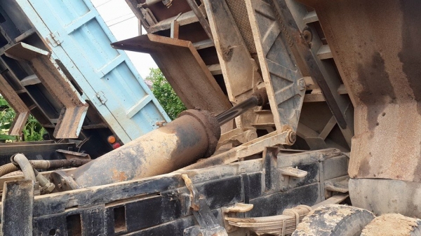 ขาย6ล้อดัมพ์หัวยาว170 6BF1 พ.เพาเวอร์ แอร์เย็น ภาษีเต็ม เอกสารเล่มทะเบียนพร้อมโอน เฟืองท้ายฟูโซ่