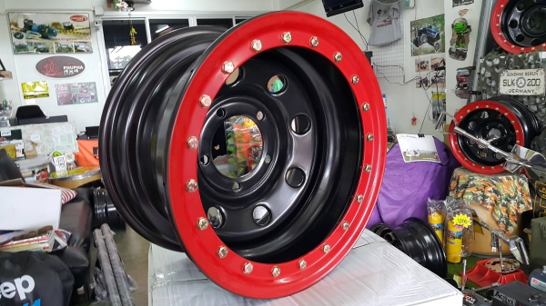 กระทะออฟโรดขอบแดงราคาขอบดำ