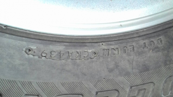 275/70R16 แม๊กลายTOYOTA พร้อมยาง BRIDGESTONE ชุด 4 ล้อ tel.081-427-3941