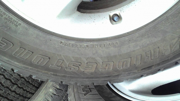 275/70R16 แม๊กลายTOYOTA พร้อมยาง BRIDGESTONE ชุด 4 ล้อ tel.081-427-3941