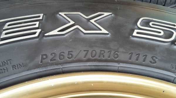 ขายแม็กกับยาง เท่ๆ ถูกๆ 1 ชุดครับ