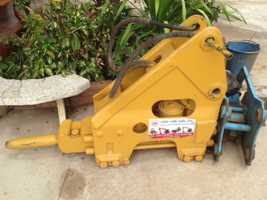 ฝากขายค่ะ หัวกระแทก รถขุดขนาด  50  60  75  สวยๆๆสภาพดี มี 3 หัว สนใจสอบถามเพิ่มเติมได้ค่ะ