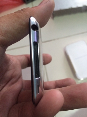 ipod touch GEN4 32GB กล้องหน้า กล้องหลัง ใช้งานได้ปกติทุกอย่าง พร้อมกล่อง สภาพไมเคยตกหล่น มีรอยขนเมว ไม่ให้อุปกรณ์ มือ2