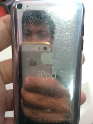 ipod touch GEN4 32GB กล้องหน้า กล้องหลัง ใช้งานได้ปกติทุกอย่าง พร้อมกล่อง สภาพไมเคยตกหล่น มีรอยขนเมว ไม่ให้อุปกรณ์ มือ2