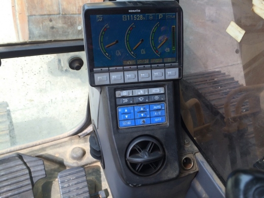 รถขุดสภาพดี Komatsu รุ่น PC200LC-8 รถขุดสภาพดี Komatsu รุ่น PC200LC-8