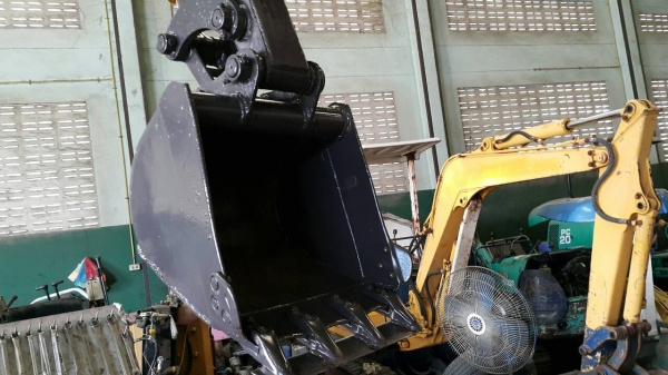 ขาย รถขุด HITACHI รุ่น EX40UR มือสองญี่ปุ่น แทร็กเหล็ก สลักแน่น เครื่องยนต์ 4สูบ แรงดี มือถือ/LINE ID : 0818753444 ขาย รถขุด HITACHI รุ่น EX40UR มือสองญี่ปุ่น แทร็กเหล็ก สลักแน่น เครื่องยนต์ 4สูบ แรงดี มือถือ/LINE ID : 0818753444