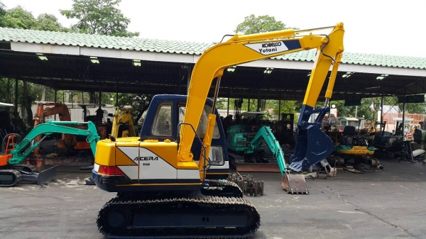 ขาย รถขุด KOBELCO รุ่น SK60-1- มือสองญี่ปุ่น มือถือ/LINE ID :0818753444