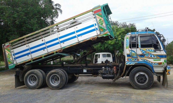 ขายสิบล้อ นิสสัน UD 260 HP