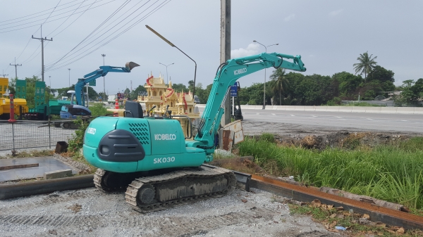 ขายkobelco  sk30---2  ปัมนิ้ว..คอนโทนสั้น..เก็บสีพร้อม