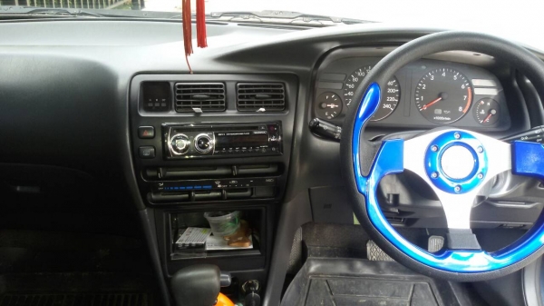 ขายครับขาย รถบ้านแท้ๆสามห่วงออโต้ 1.6 แก๊สLPGหัวฉีด แอร์เย็นขับดี  สีบางเดิม สีซีดบน ไม่เคยชนไม่มีแตะ คานเลขสวยๆ ภายในสวย ราคาสุดเร้า **__57000฿__**โทรมาจะสดวกว่าครับ ถ่ายรูปไม่มีแต่งแอปครับ ขายสดไม่รับผ่อนครับ อยู่***บางปะหัน อยุธยา*** 0910242919 true 08