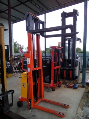 ขาย stacker ไฟฟ้า 1.0 ตัน