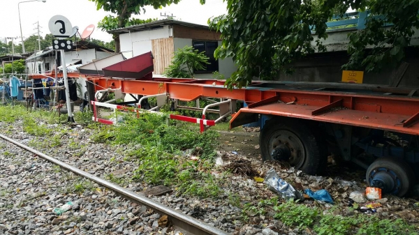 ขายหาง 40 ฟุต 2 หาง 90,000 บาท (หางเรือ)