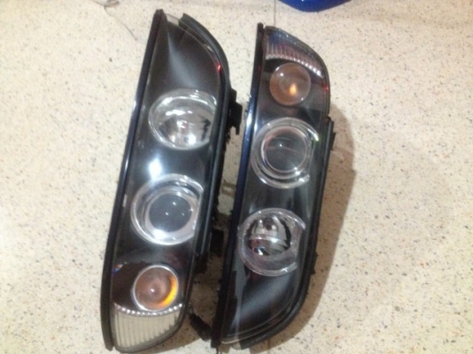 ไฟหน้า BMW E39 วงเเหวนโปรเจ็กเตอร์ของเก่าญี่ปุ่นเเท้สภาพสวย