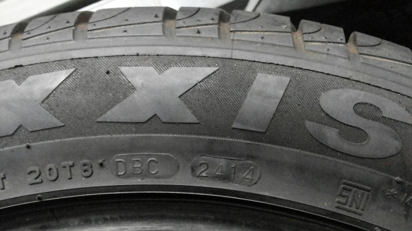 ขายยางมือสองสภาพดีมี 4  เส้น ปี 2012