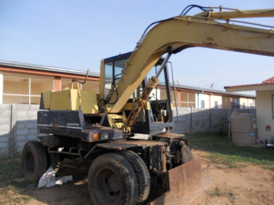 รถแบ็คโฮล PW 60 รถแบ็คโฮล PW 60