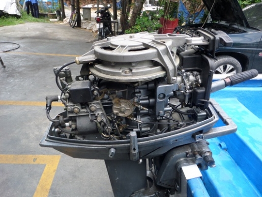 เรือไฟเบอร์ 3 ลอน 13 ฟุต พร้อมเครื่อง YAMAHA 30 แรง + ถังน้ำมัน