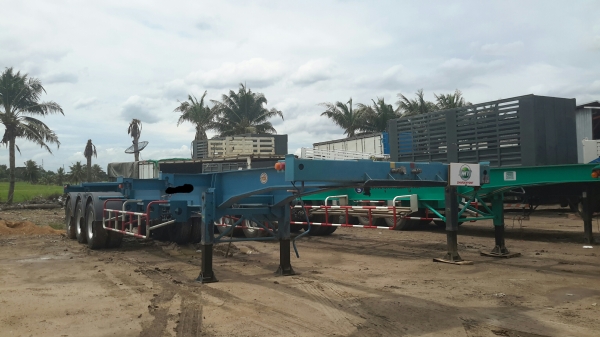 รถกึ่งพ่วง สามเพลา RCK ปี 55 (หางก้างปลา)      สภาพสวย พร้อมใช้งาน  สนใจติดต่อเอ็ม ที เจริญยนต์ สาขาปทุมธานี      โทร .081-4948363,081-7361541 ไอดีไลน์ 0814948363          ผู้ขายแจ้งม.79 พร้อมแจ้งย้ายให้ลูกค้า            &amp