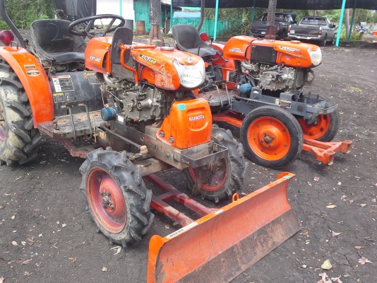 ขายครับKRT140ตราเพรชรถสวยมากครับพร้อมใช้มีดันหน้าเหมาะสำหรับงานพื้นที่เล็กๆรถเคื่องดีระบบทุกอย่างปกติ