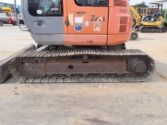 ขายรถแบคโฮ HITACHI ZX75US ปี 2003 คอลโทรลสั้น ปั้มนิ้ว รถนอกนำเข้าเองจากญี่ปุ่น มีVDOการทำงานครับ