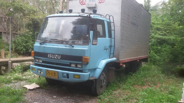 ขาย6ล้อ เดิมๆลดราคาครับเป็น320000บาท