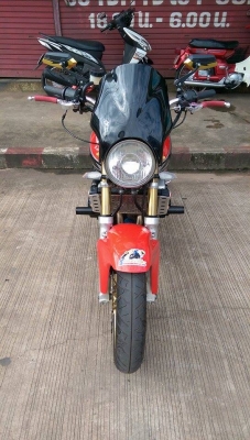 ขายคับ HONDA CB400 ปี94 ของแต่งล้น สีสวย ชิวหน้า ท่อแต่งเลสทั้งเส้น กันล้ม แฮนด์บาร์ ไฟตาเพชร ไฟเลี้ยวแต่ง จานเบรคแต่งหน้าหลัง โช๊คหลังแต่ง ท้ายเทค3 มือเบรคแต่ง ยางหน้าหลังเต็ม โซ่สเตอเต็ม เอกสารอินวอยส์ สรรพสามิต ราคา 63500 บาท ส่งได้ทั่วไทยคับ สนใจติดต่