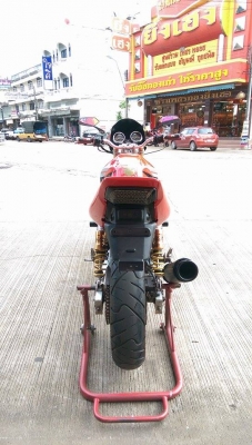 ขายคับ HONDA CB400 ปี94 ของแต่งล้น สีสวย ชิวหน้า ท่อแต่งเลสทั้งเส้น กันล้ม แฮนด์บาร์ ไฟตาเพชร ไฟเลี้ยวแต่ง จานเบรคแต่งหน้าหลัง โช๊คหลังแต่ง ท้ายเทค3 มือเบรคแต่ง ยางหน้าหลังเต็ม โซ่สเตอเต็ม เอกสารอินวอยส์ สรรพสามิต ราคา 63500 บาท ส่งได้ทั่วไทยคับ สนใจติดต่