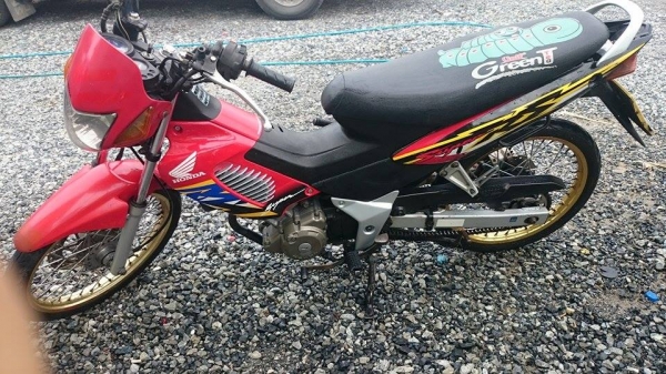 ขาย โซนิก ปี45 สตาสมือครับ15500 ราคาต่อลองได้ครับ