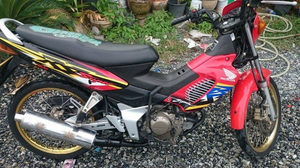 ขาย โซนิก ปี45 สตาสมือครับ15500 ราคาต่อลองได้ครับ