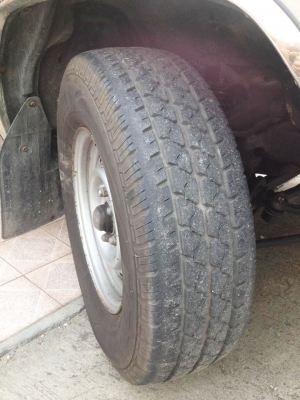 ยาง 195r14 สภาพ 95\% ไม่มีปะ 4เส้น