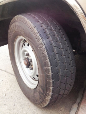 ยาง 195r14 สภาพ 95\% ไม่มีปะ 4เส้น