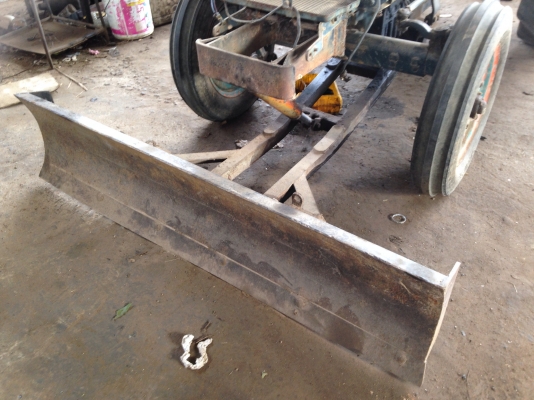 ขายรถไถ คูโบต้า L2601 เพลาเดียวมีใบดัน+ผาน 5 เครื่องดีปั้มดี หางไม่ตก