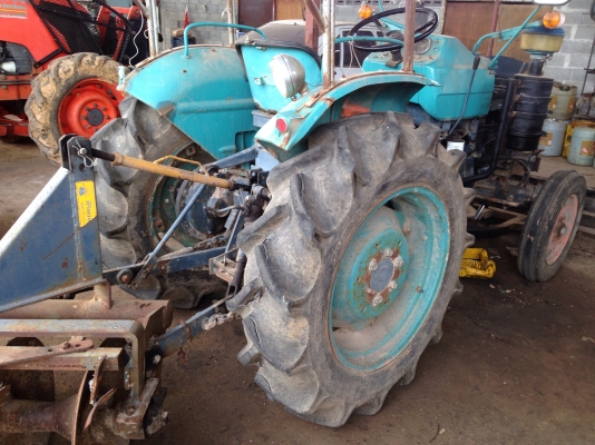 ขายรถไถ คูโบต้า L2601 เพลาเดียวมีใบดัน+ผาน 5 เครื่องดีปั้มดี หางไม่ตก